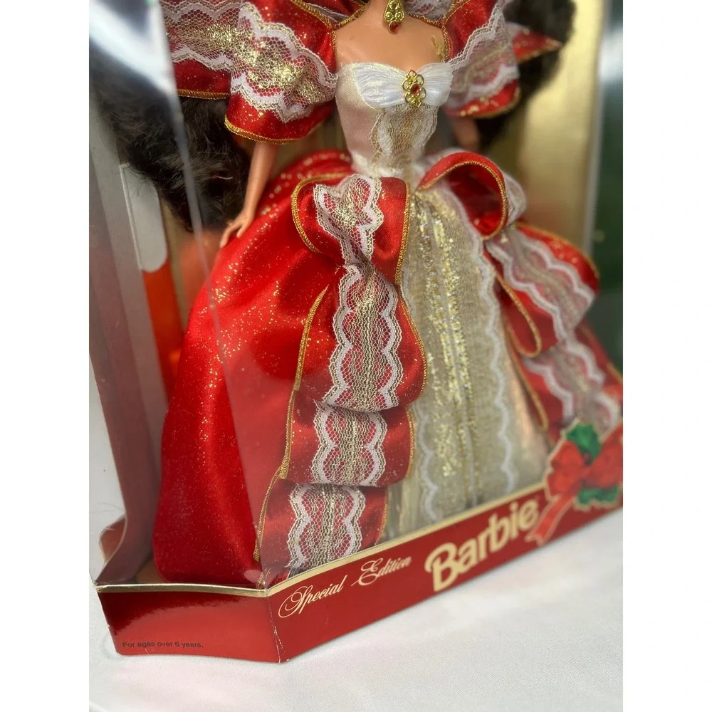 Mattel 1997 Happy Holidays Barbie Special Edition Brunette Red Gown 17832 NIB